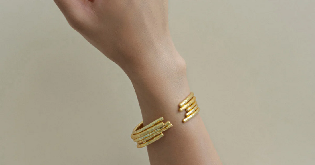 5 Stylish Outfits to Pair with Your Bangles for a Chic Look