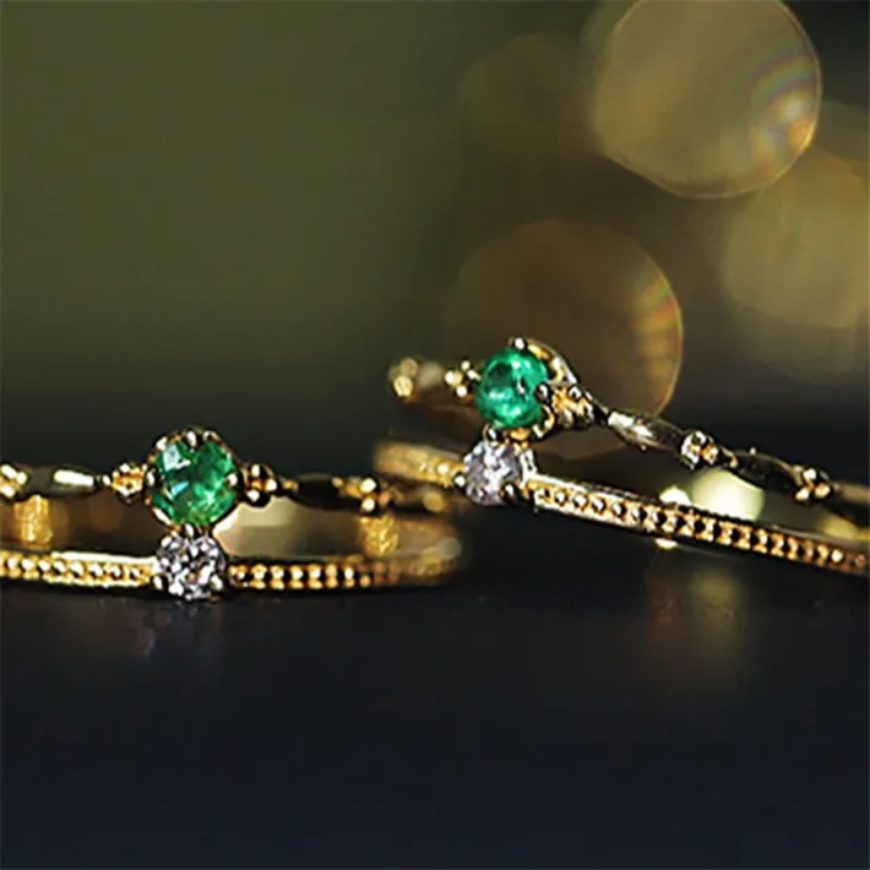 Dazzling Emerald And Diamond Gold Ring - VistaVistaVISIONS