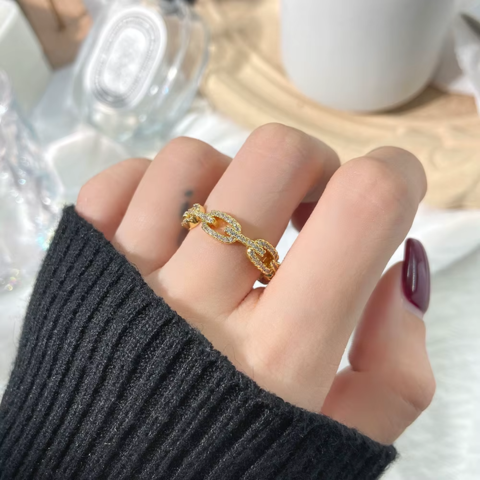 Diamond Embedded Gold Plated Chain Link Ring - VistaVistaVISIONS