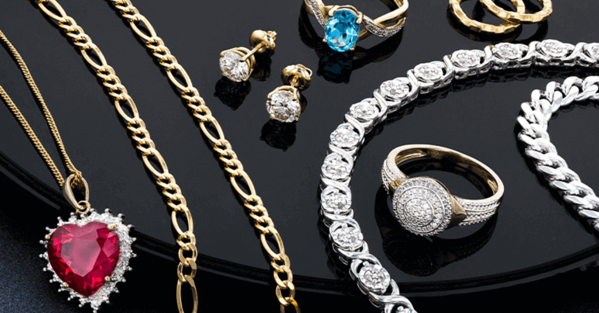 5 Elegant Jewellery Pieces That Work With Everything