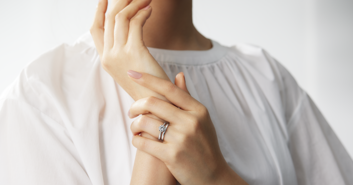 A women wearing a newly brought promise ring