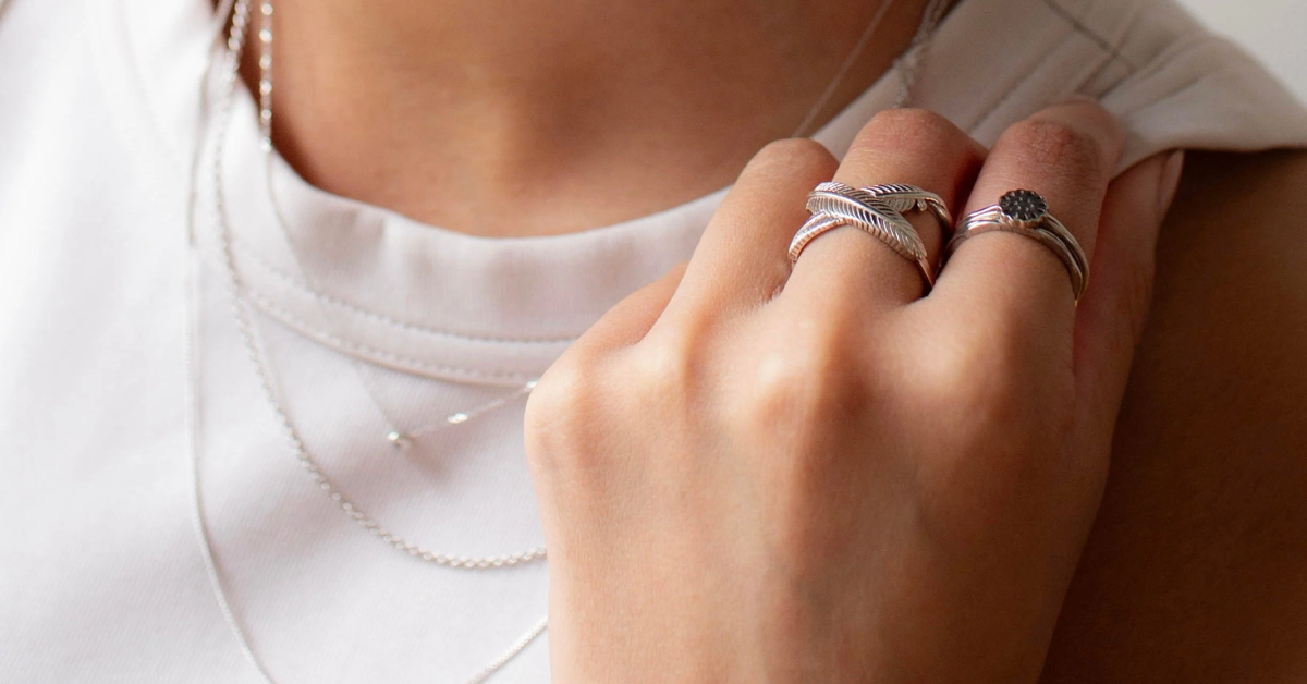 Can sterling silver really cause you green fingers?