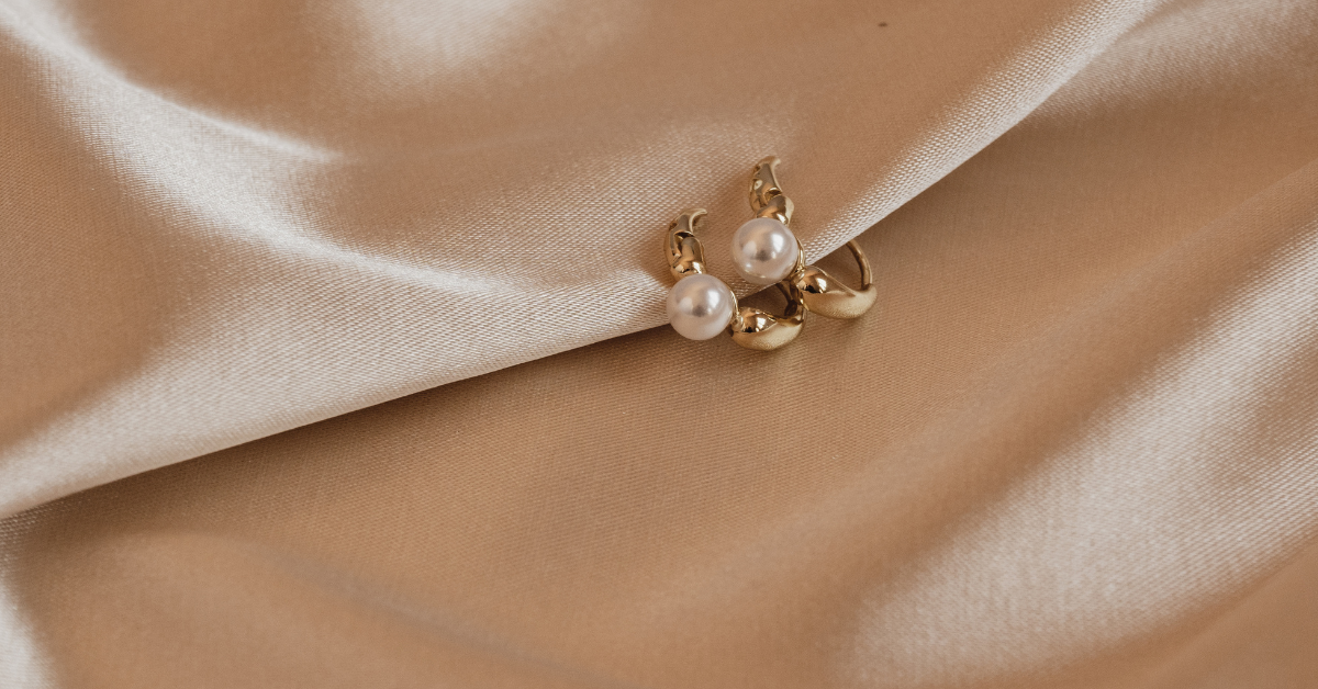 How to Clean Earrings Safely at Home: A Complete Guide