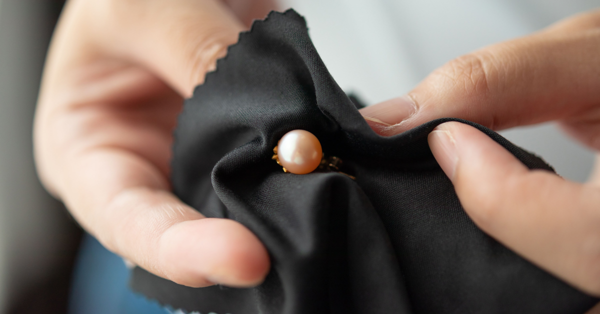 10 Easy Steps to Effectively Clean Your Earrings at Home