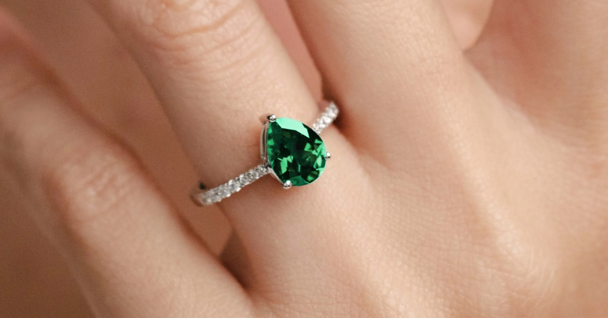 Which Zodiac Sign Can Wear Emeralds?