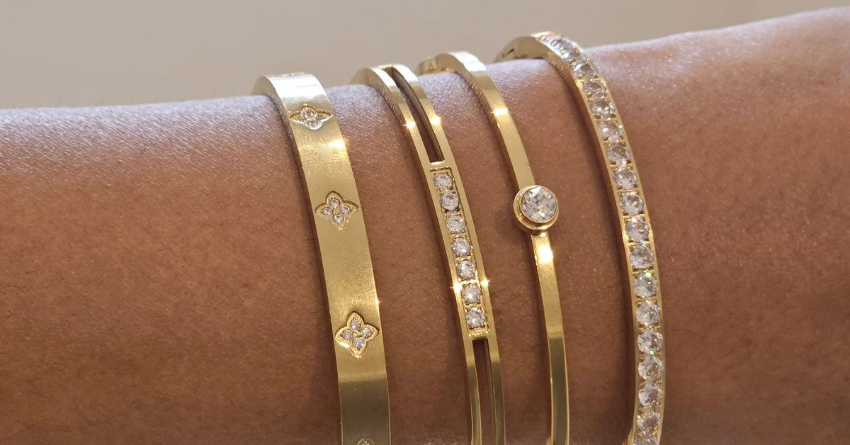 Bangle Stacking How to Stack Bangles Like a Pro: Tips and Tricks – VistaVistaVISIONS