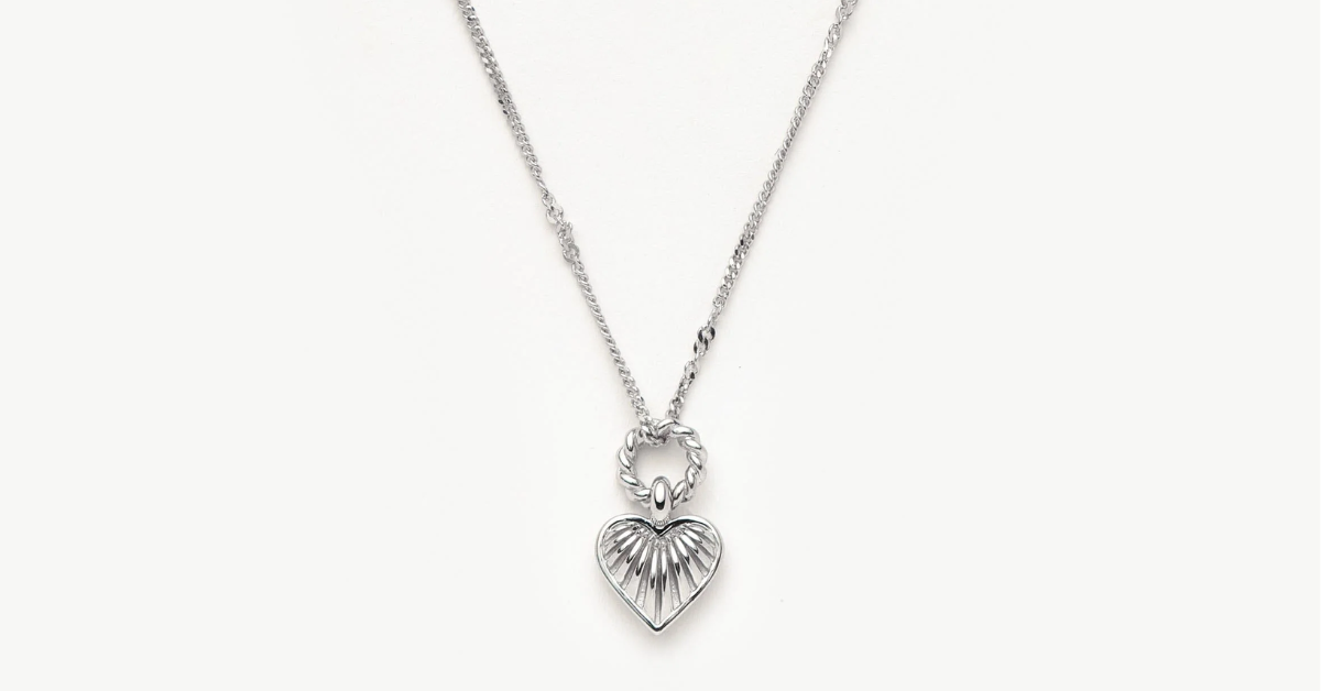 How to Wear Sterling Silver Necklaces (Styling Advice Included)