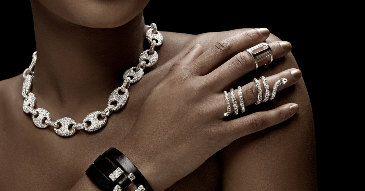 How to Wear White Gold Jewellery – Styling Tips for Men and Women