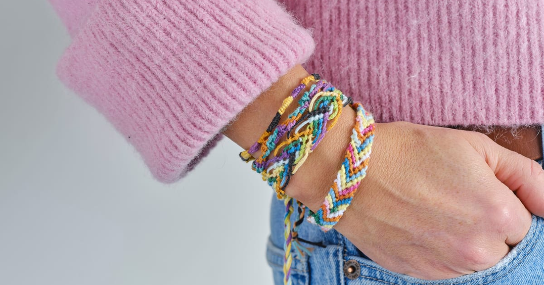 Making a friendship bracelet in easy steps