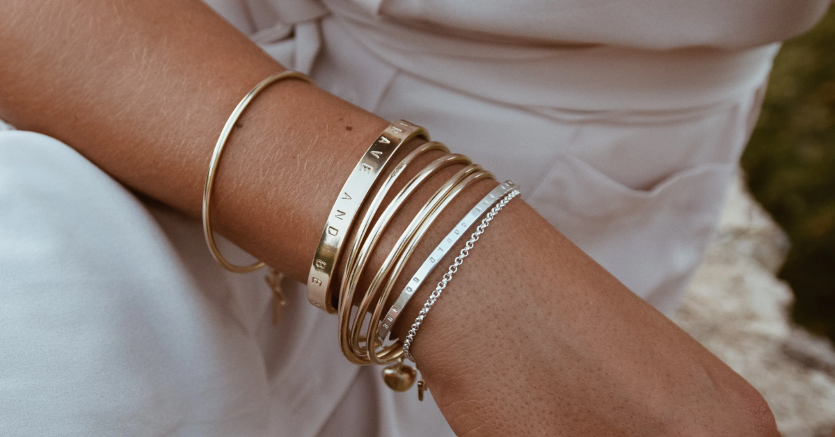 Mixing Silver Bangles with Gold Bangles Expert Guide