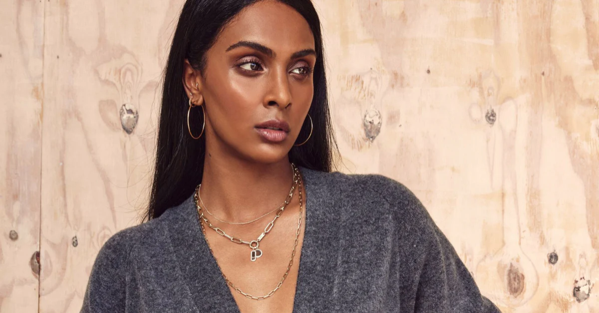 Necklace Layering Techniques: How to Create a Chic Look