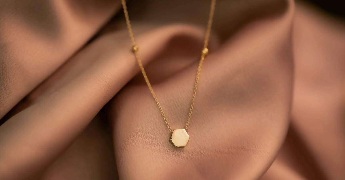 Top 5 Necklace Materials You Need to Know About for Your Next Purchase