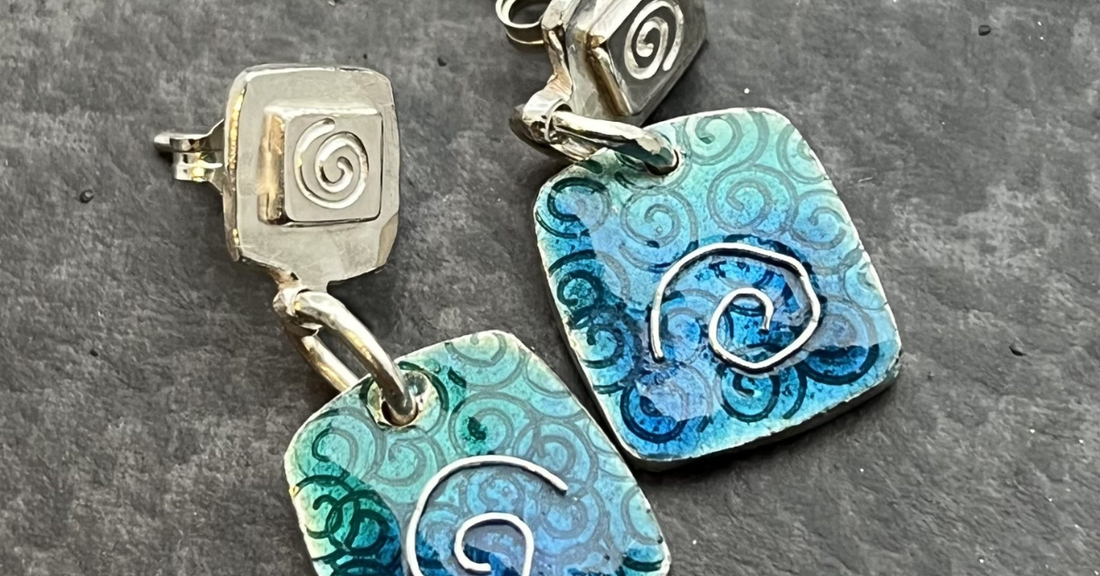 Enamelling what is it and how is it used in jewellery