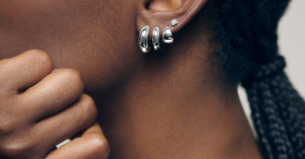 What Are Huggie Earrings A Comprehensive Guide for Modern Fashion