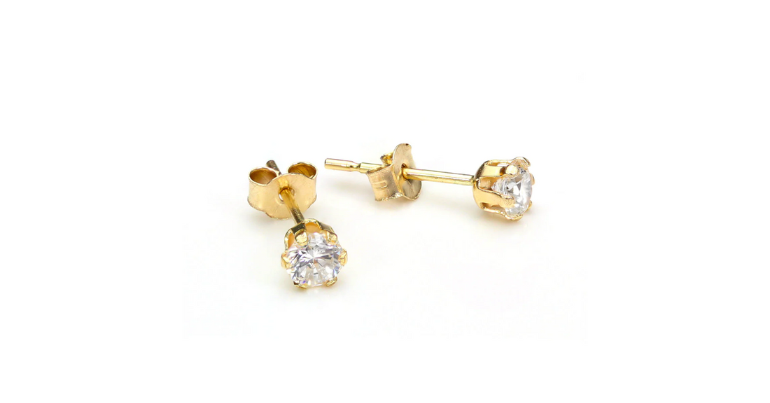 Stud Earrings 101: A Guide to Ear Studs