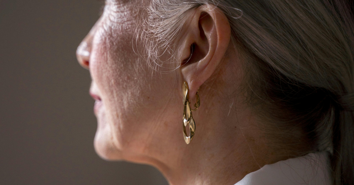 Aging Ears: What Are the Best Earrings for You?