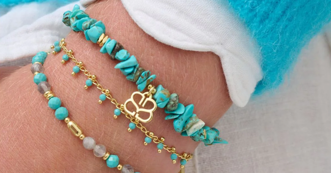 What Wrist Does a Woman Wear a Bracelet On?