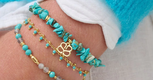 What Wrist Does a Woman Wear a Bracelet On?