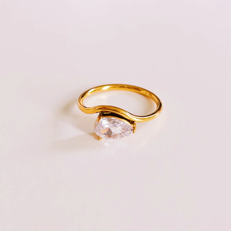 Minimalist Water Drop Zircon Gold Ring