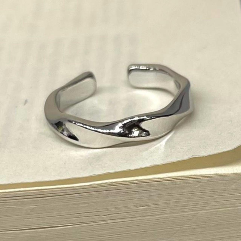 Mobius style sterling silver ring - VistaVistaVISIONS