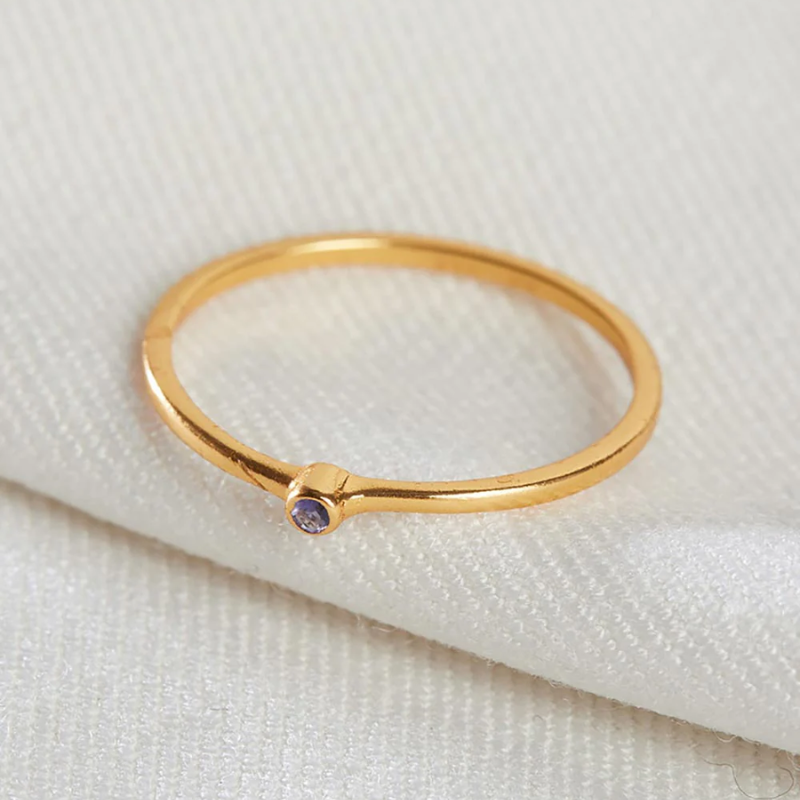 Single Amethyst Sparkling Gold Ring