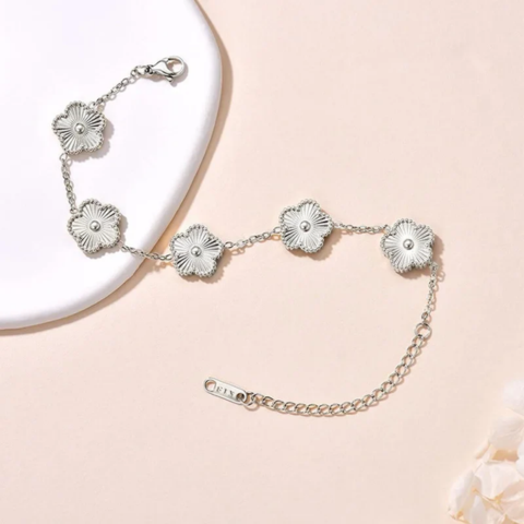 Silver Flower Bracelet - VistaVistaVISIONS