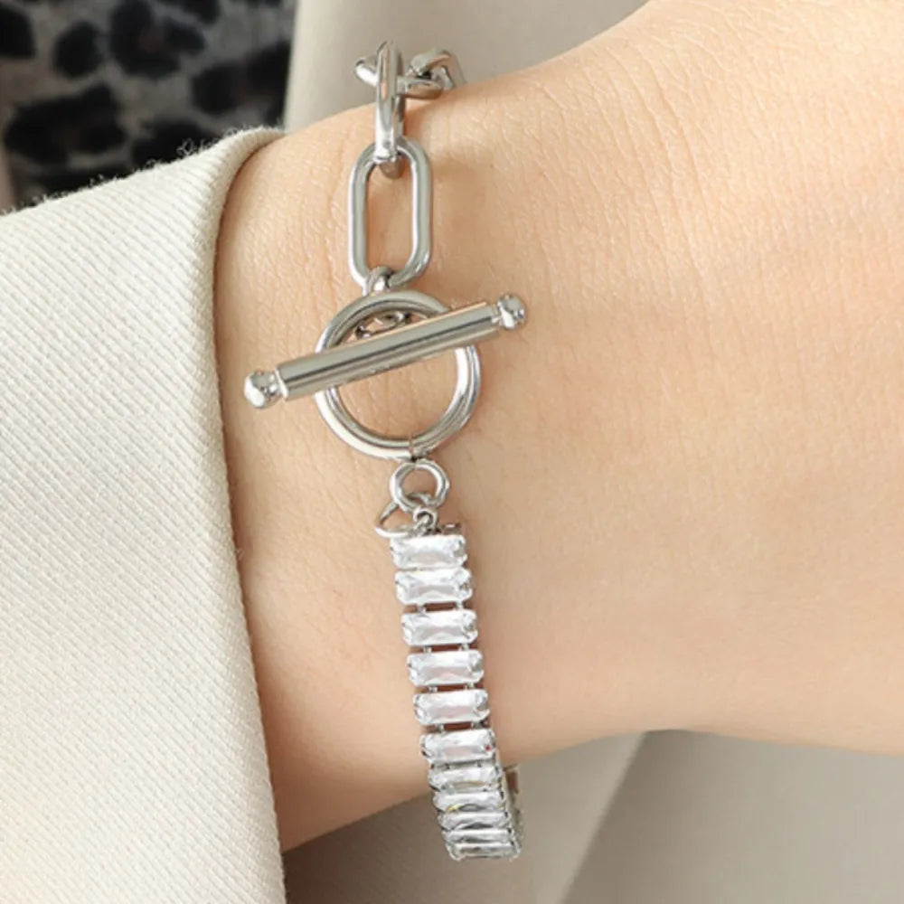 Durable Chains never meant to break while your wearing the closure bracelet