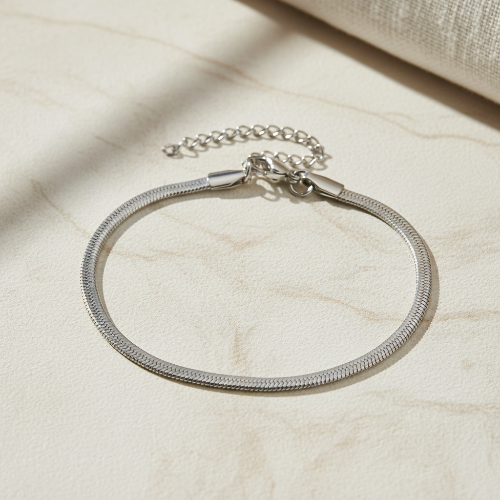 Silver Snake Chain Bracelet – Solo Lifestyle Shot